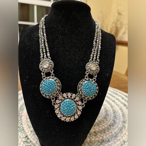 NWOT Ginger Snaps Facet Statement Necklace 
Size 18”-21”